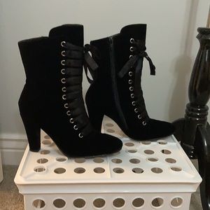 Vintage Ink Black Velvet Boots with Zipper and Satin Ribbon Size 8